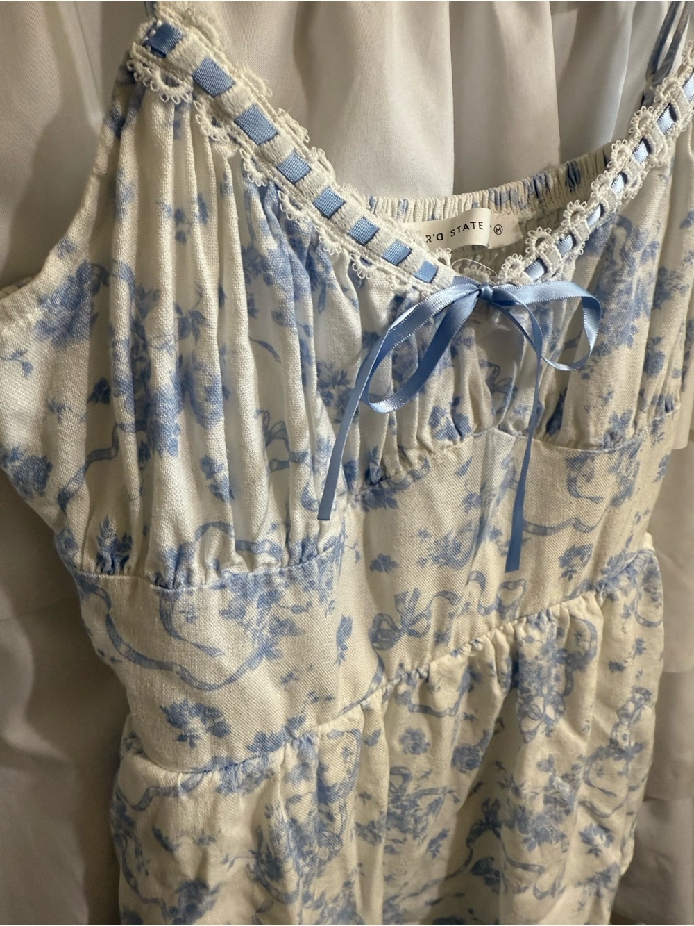 Altar'd State White and Light Blue Bow-Front romper - Picture 2 of 11